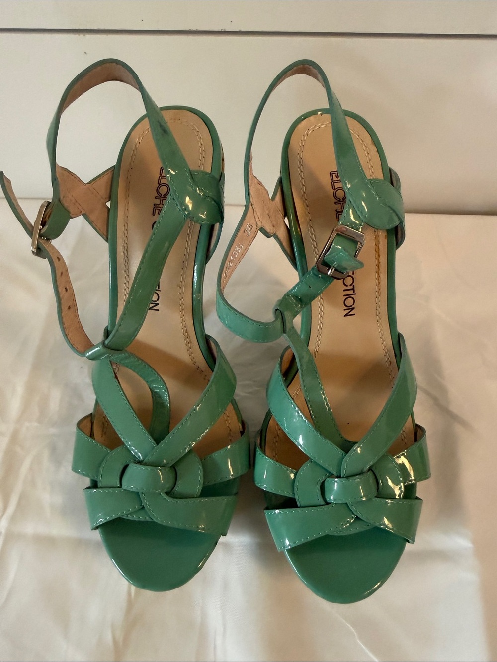 Elche Collection Stylish Teal Patent Knot-Front Slingback Heels
